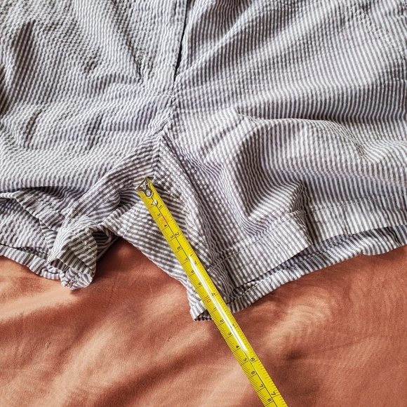 J Crew Seersucker City Fit Shorts - Picture 6 of 8